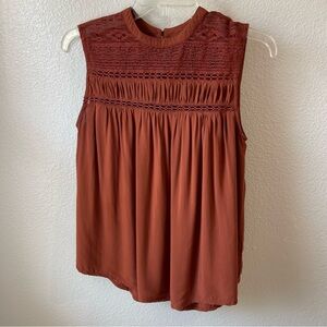 Old Navy High Neck Lace Sleeveless Smocked Indie Boho Delicate Romantic Indie